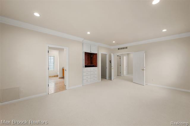 Builiding view eighteen for 5348 Sunny Crest, West Bloomfield, MI. 48323