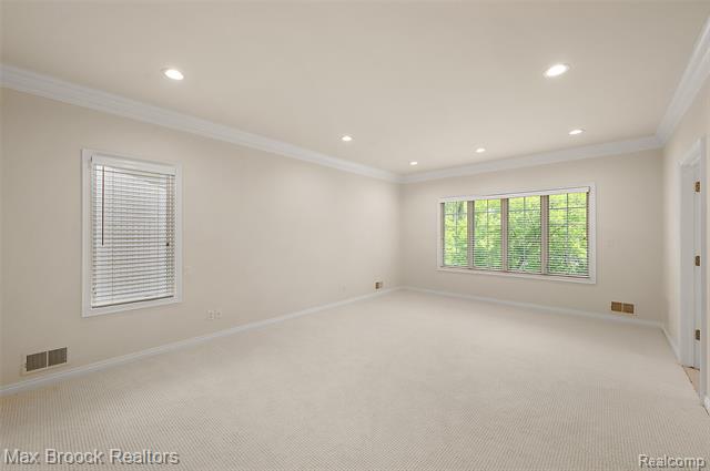 Builiding view seventeen for 5348 Sunny Crest, West Bloomfield, MI. 48323