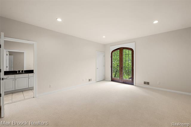 Builiding view twelve for 5348 Sunny Crest, West Bloomfield, MI. 48323