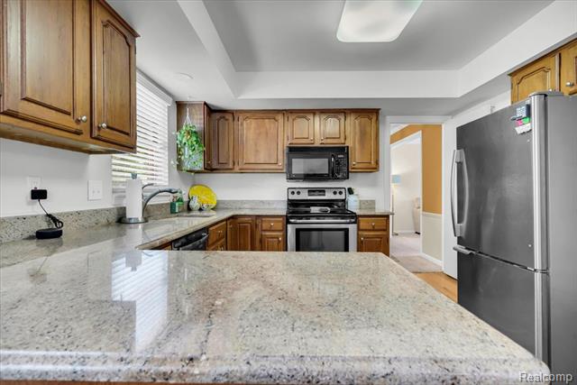 Builiding view eleven for 4055 Old Dominion, West Bloomfield, MI. 48323