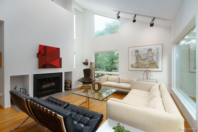 Builiding view five for 1907 Raymond, Bloomfield Hills, MI. 48302