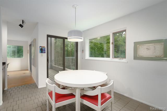 Builiding view seventeen for 1907 Raymond, Bloomfield Hills, MI. 48302