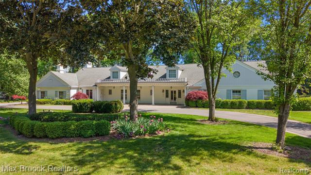 front view for 674 Rudgate Rd, Bloomfield Hills, Mi. 48304