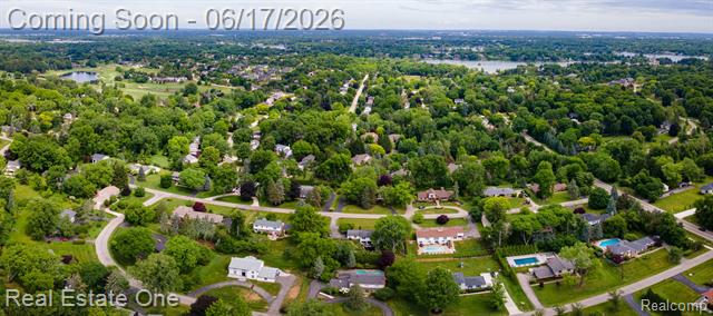 Builiding view fifty nine for 1632 Spotswood, Bloomfield Hills, MI. 48302