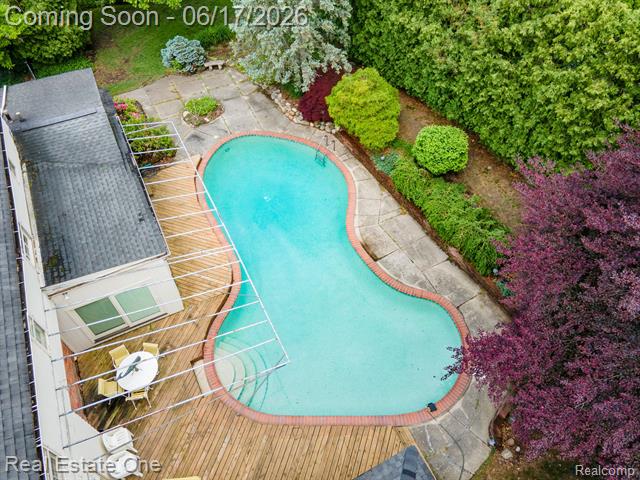 Builiding view fifty two for 1632 Spotswood, Bloomfield Hills, MI. 48302