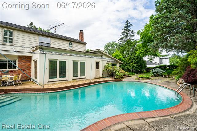 Builiding view fifty for 1632 Spotswood, Bloomfield Hills, MI. 48302