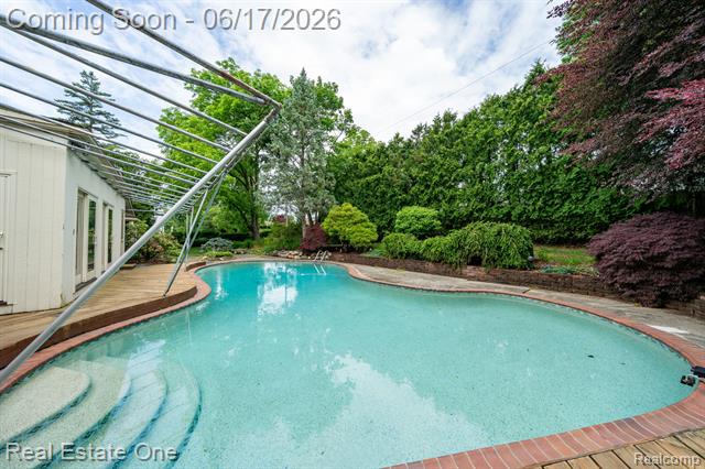 Builiding view forty seven for 1632 Spotswood, Bloomfield Hills, MI. 48302