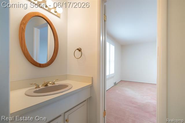 Builiding view thirty five for 1632 Spotswood, Bloomfield Hills, MI. 48302