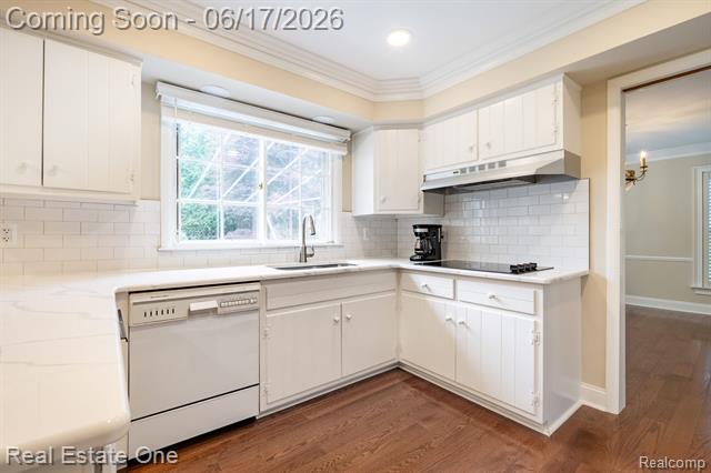 Builiding view twelve for 1632 Spotswood, Bloomfield Hills, MI. 48302
