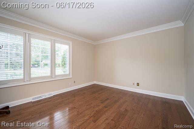 Builiding view twenty seven for 1632 Spotswood, Bloomfield Hills, MI. 48302