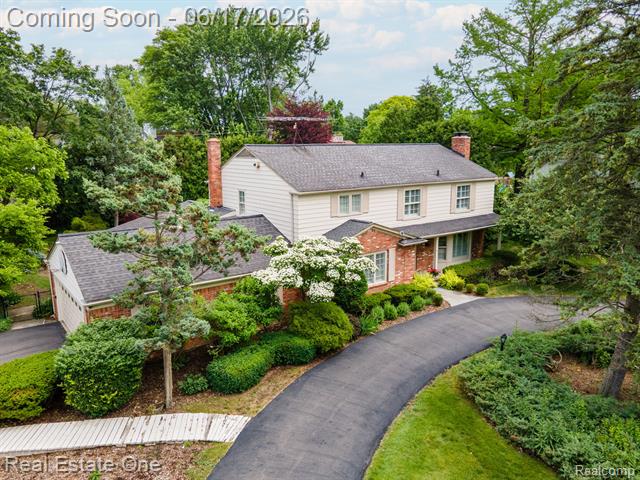 front view for 1632 Spotswood Dr, Bloomfield Hills, Mi. 48302