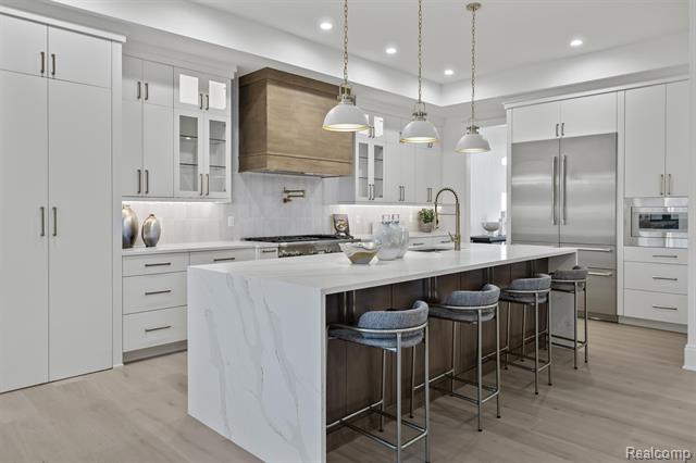 Builiding view eight for 2840 Bolingbroke, Troy, MI. 48084