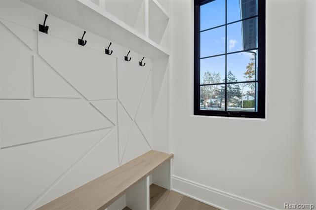 Builiding view fifteen for 2840 Bolingbroke, Troy, MI. 48084