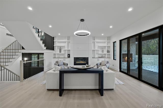 Builiding view five for 2840 Bolingbroke, Troy, MI. 48084