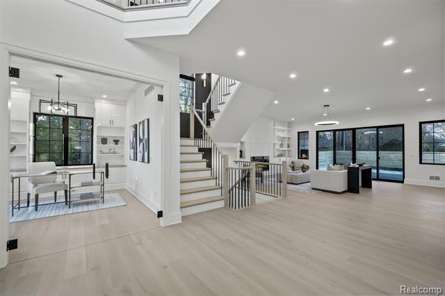 Builiding view four for 2840 Bolingbroke, Troy, MI. 48084