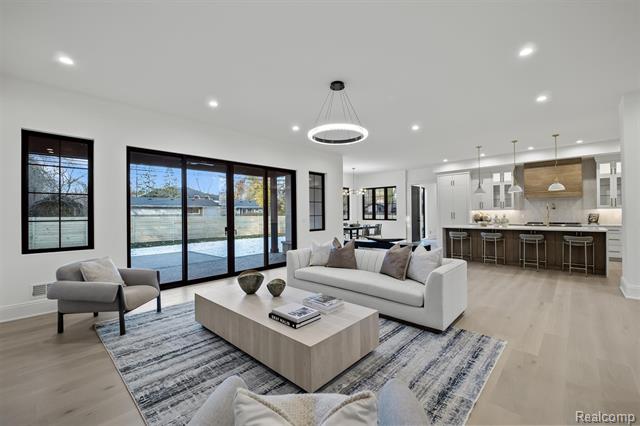 Builiding view seven for 2840 Bolingbroke, Troy, MI. 48084