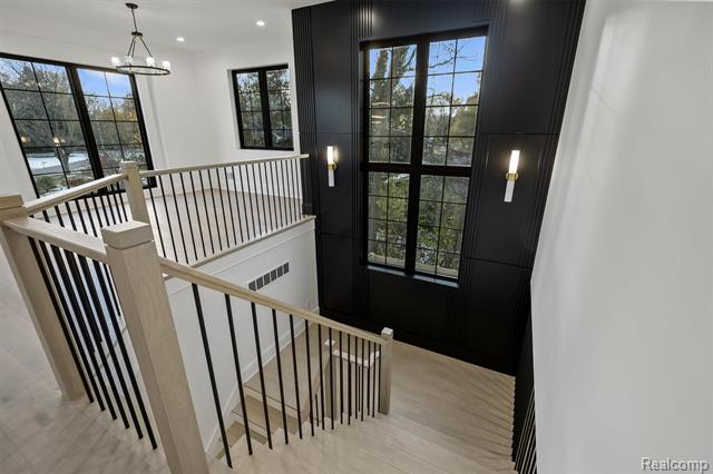 Builiding view sixteen for 2840 Bolingbroke, Troy, MI. 48084