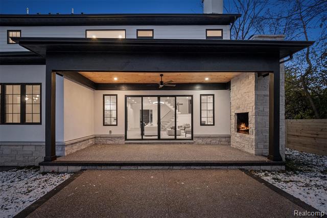 Builiding view thirty five for 2840 Bolingbroke, Troy, MI. 48084