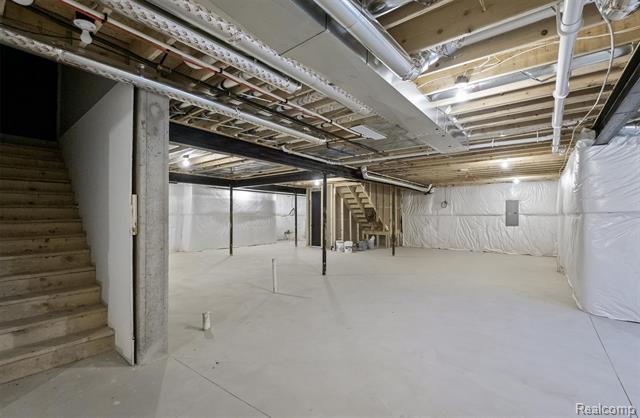 Builiding view thirty three for 2840 Bolingbroke, Troy, MI. 48084