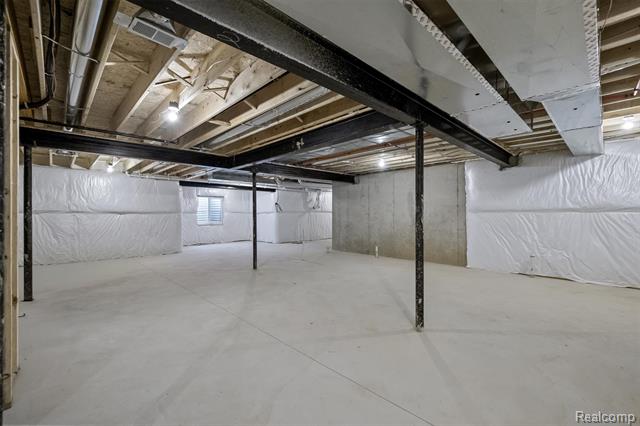 Builiding view thirty two for 2840 Bolingbroke, Troy, MI. 48084