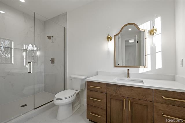 Builiding view thirty for 2840 Bolingbroke, Troy, MI. 48084