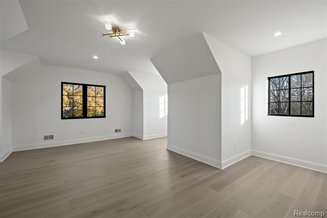 Builiding view twenty five for 2840 Bolingbroke, Troy, MI. 48084