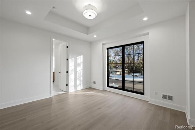 Builiding view twenty nine for 2840 Bolingbroke, Troy, MI. 48084