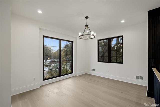 Builiding view twenty three for 2840 Bolingbroke, Troy, MI. 48084