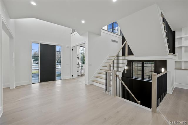 Builiding view two for 2840 Bolingbroke, Troy, MI. 48084