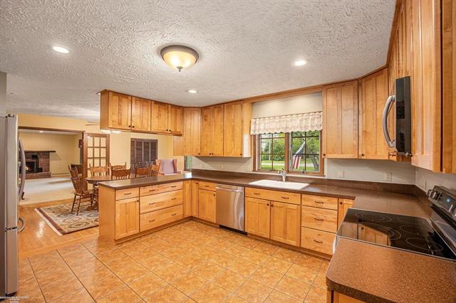 Builiding view four for 3162 Mcclure, Troy, MI. 48084