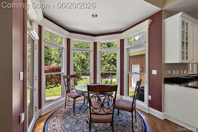 Builiding view eleven for 5022 Lone Pine, Bloomfield Hills, MI. 48302