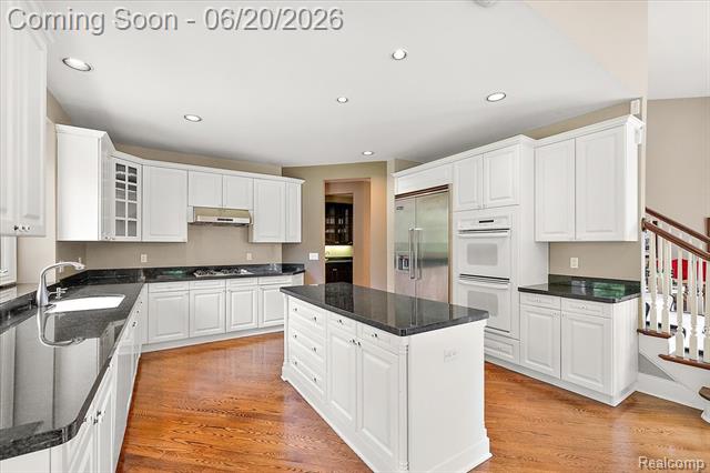Builiding view fifteen for 5022 Lone Pine, Bloomfield Hills, MI. 48302