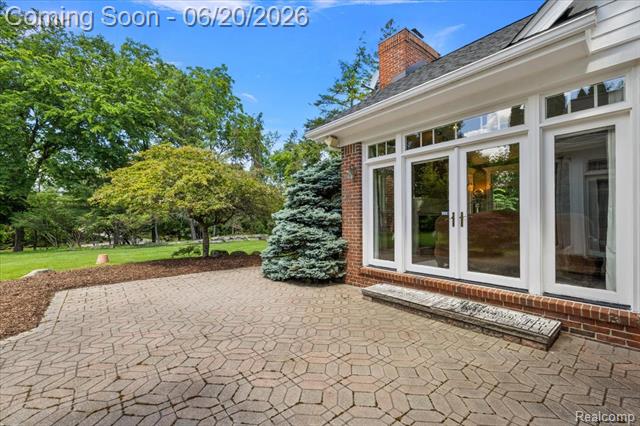 Builiding view forty nine for 5022 Lone Pine, Bloomfield Hills, MI. 48302