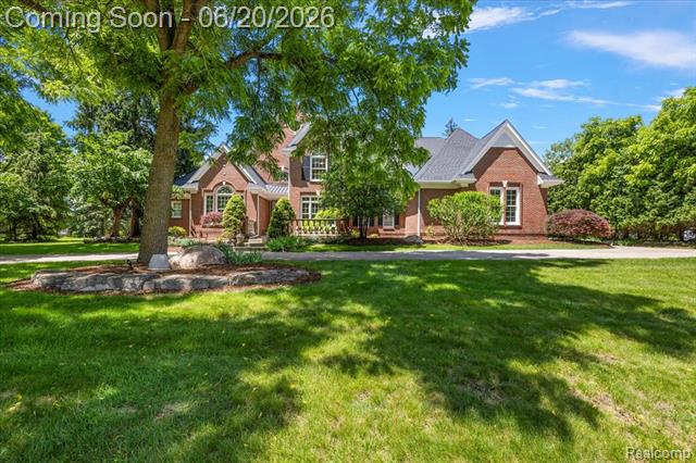 Builiding view one for 5022 Lone Pine, Bloomfield Hills, MI. 48302