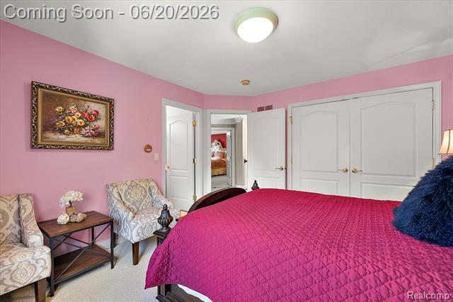 Builiding view thirty one for 5022 Lone Pine, Bloomfield Hills, MI. 48302