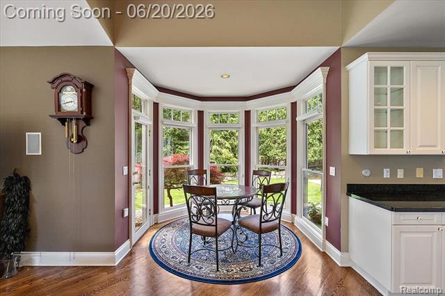 Builiding view twelve for 5022 Lone Pine, Bloomfield Hills, MI. 48302
