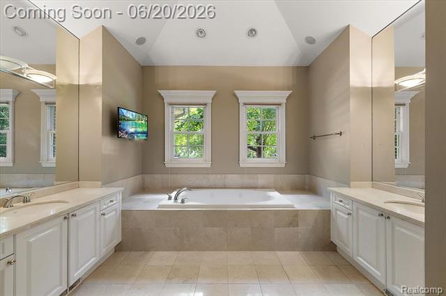 Builiding view twenty seven for 5022 Lone Pine, Bloomfield Hills, MI. 48302