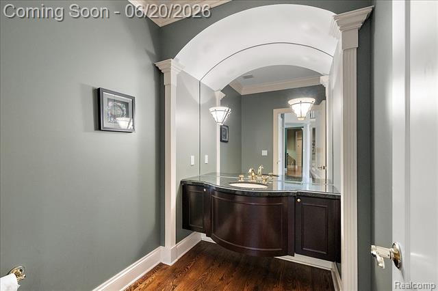Builiding view twenty for 5022 Lone Pine, Bloomfield Hills, MI. 48302