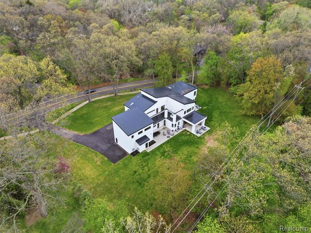 Builiding view forty nine for 1715 Lone Pine, Bloomfield Hills, MI. 48302