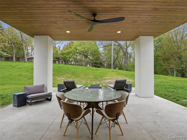 Builiding view forty three for 1715 Lone Pine, Bloomfield Hills, MI. 48302
