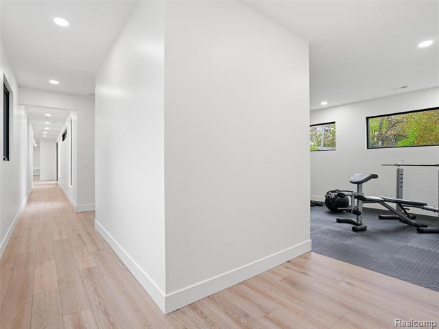 Builiding view forty for 1715 Lone Pine, Bloomfield Hills, MI. 48302