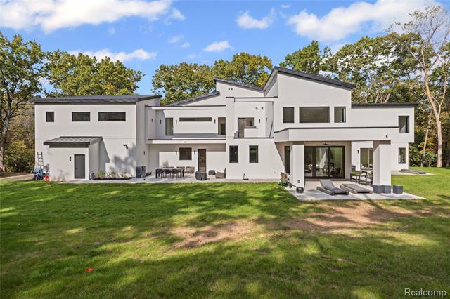 Builiding view thirty five for 1715 Lone Pine, Bloomfield Hills, MI. 48302