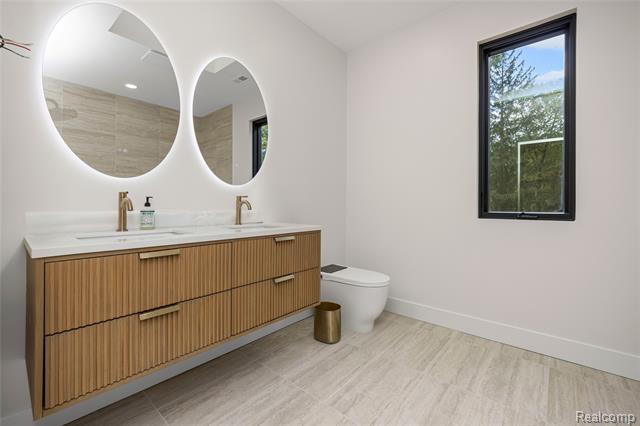 Builiding view twenty five for 1715 Lone Pine, Bloomfield Hills, MI. 48302