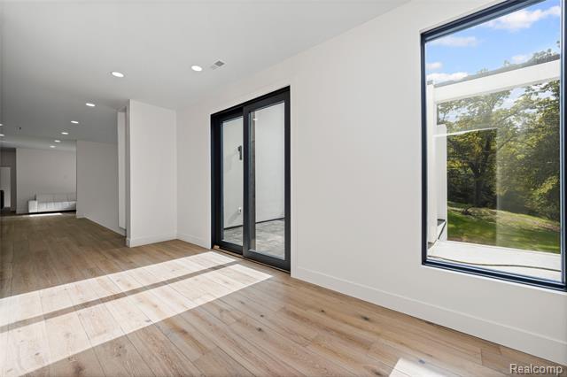 Builiding view twenty four for 1715 Lone Pine, Bloomfield Hills, MI. 48302