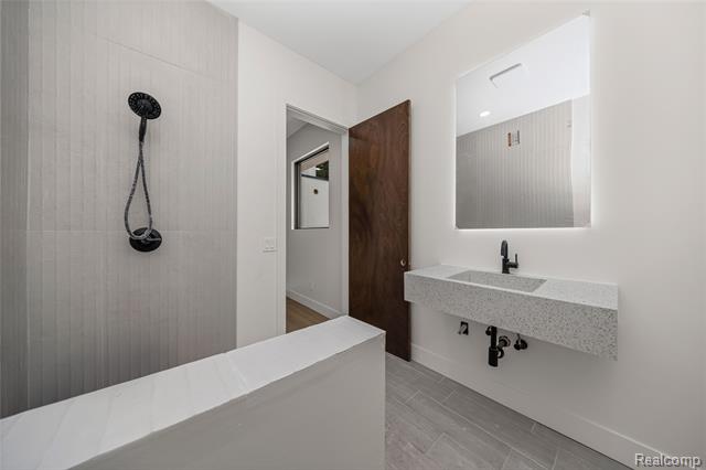 Builiding view twenty for 1715 Lone Pine, Bloomfield Hills, MI. 48302