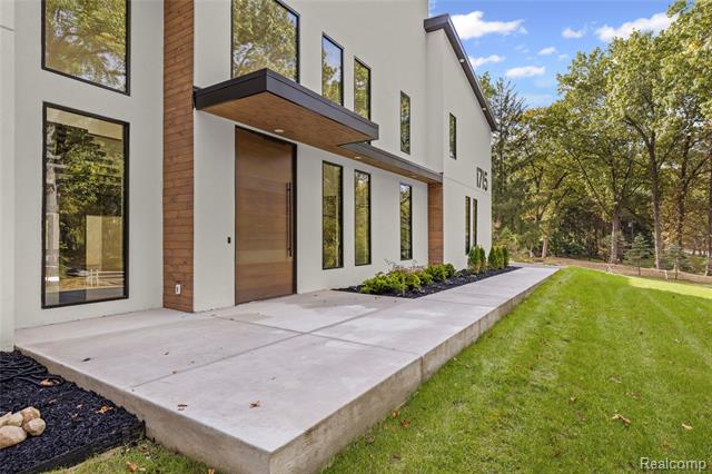 Builiding view two for 1715 Lone Pine, Bloomfield Hills, MI. 48302