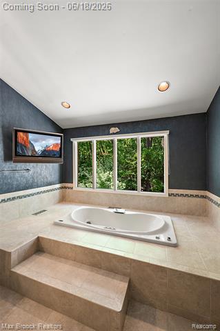 Builiding view nineteen for 4872 Cliffside, West Bloomfield, MI. 48323