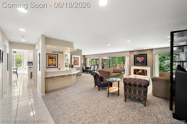 Builiding view seven for 4872 Cliffside, West Bloomfield, MI. 48323