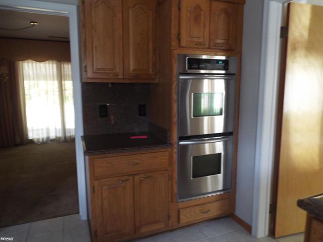 Builiding view seven for 5008 Kings Gate Way, Bloomfield Hills, MI. 48302