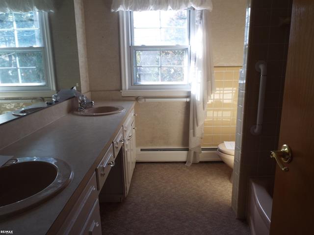 Builiding view seventeen for 5008 Kings Gate Way, Bloomfield Hills, MI. 48302